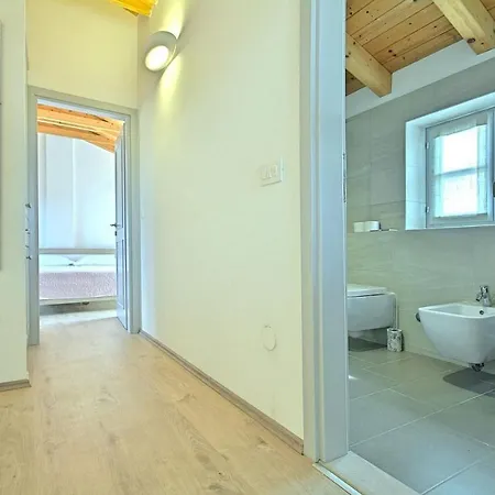 Lenka Ferienhaus *